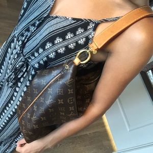 Extra photos of Louis Vuitton Sully MM